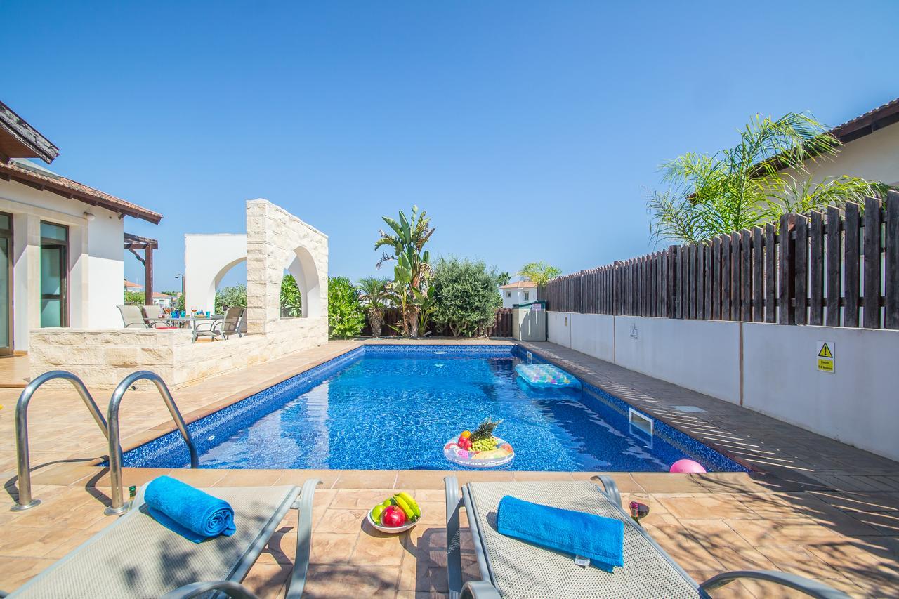 איה נאפה Rada'S Vacation Home מראה חיצוני תמונה