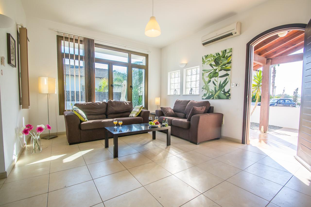 איה נאפה Rada'S Vacation Home מראה חיצוני תמונה